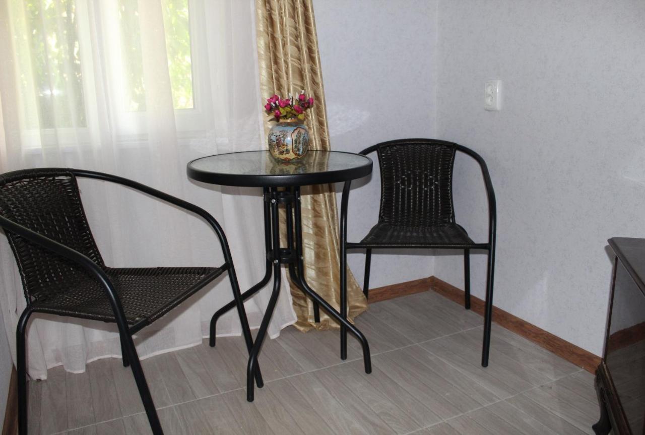 Guest House Racha Ambrolauri Exterior photo