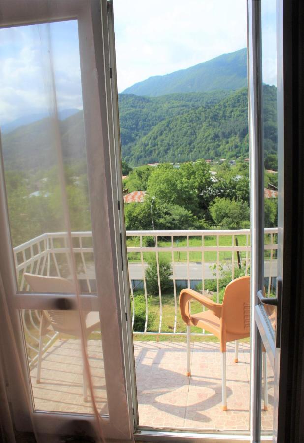 Guest House Racha Ambrolauri Exterior photo