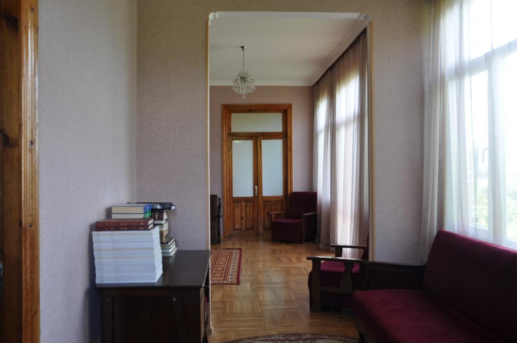 Guest House Racha Ambrolauri Exterior photo