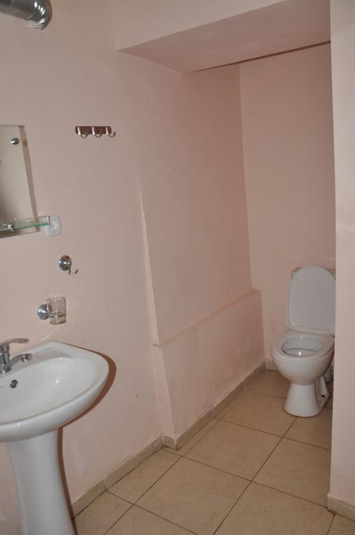 Guest House Racha Ambrolauri Exterior photo